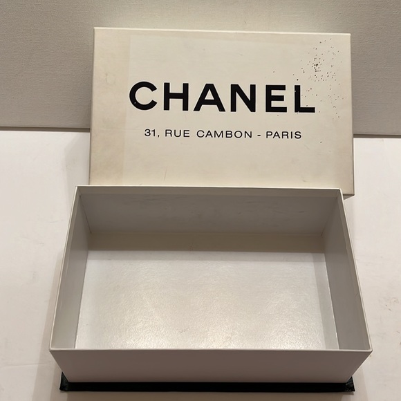 CHANEL boxes (2) - Picture 2 of 6